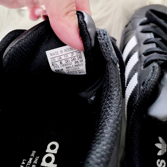 Mens/ big kid Adidas black and white shell size 6.5 shoes - Picture 2 of 4